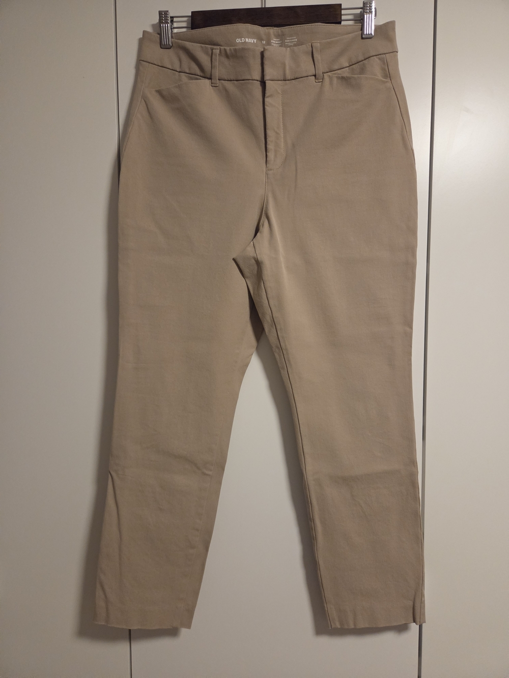Old Navy Women's Tan Cropped Chino Pants